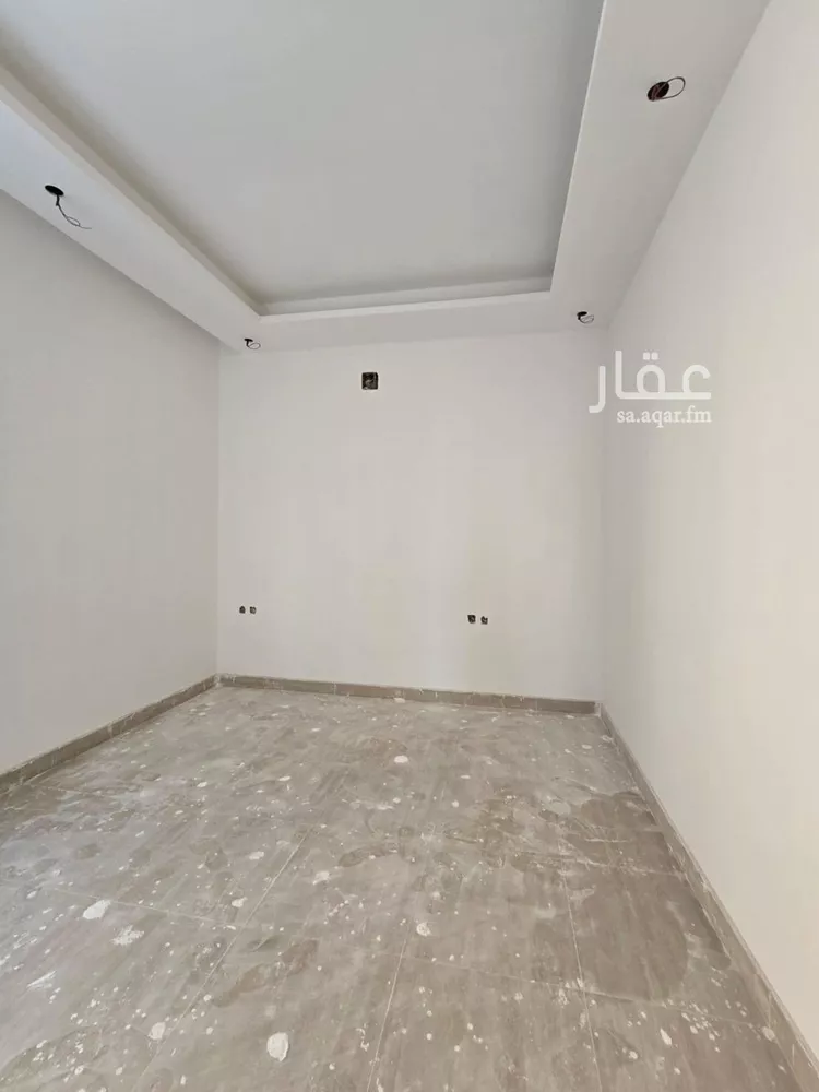 فيلا للبيع في شارع علي بن عبدالكريم, حي إشبيلية, مدينة الرياض, منطقة الرياض صورة 2