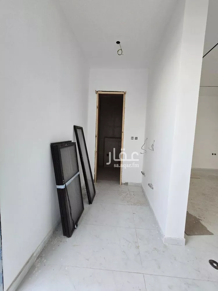 فيلا للبيع في شارع علي بن عبدالكريم, حي إشبيلية, مدينة الرياض, منطقة الرياض