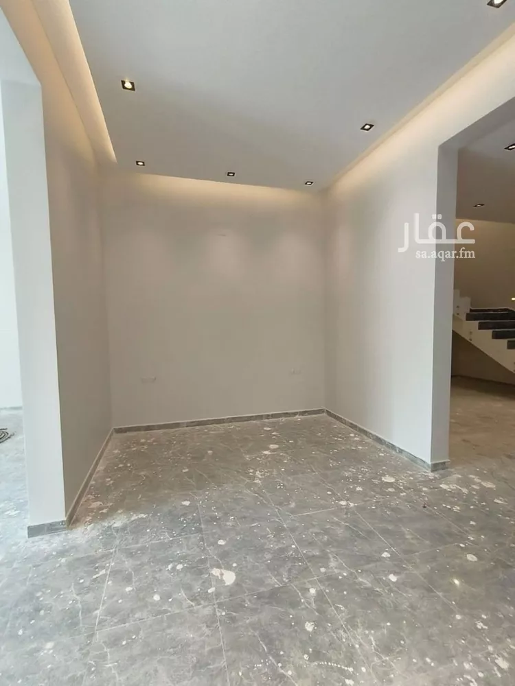 فيلا للبيع في شارع عبدالله بن قيس, حي إشبيلية, مدينة الرياض, منطقة الرياض صورة 3