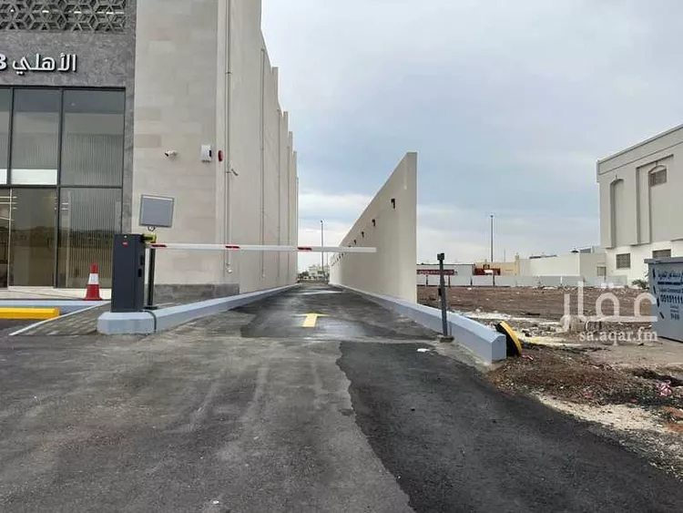 Shop for Rent in Medina Ar Rawabi صورة 2