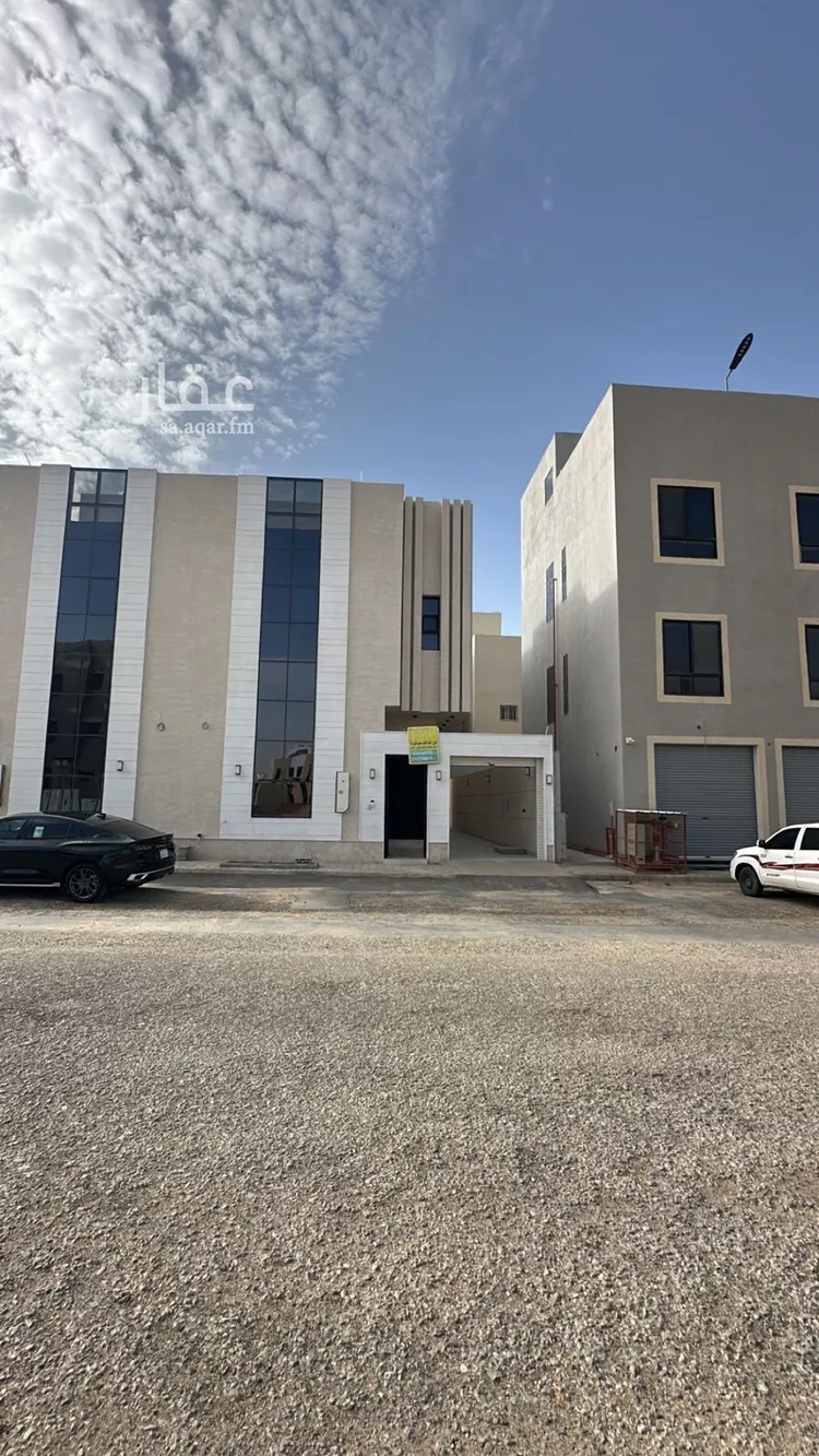 فيلا للبيع في شارع عفيف الدين الثقفي, حي المهدية, مدينة الرياض, منطقة الرياض 1 صورة