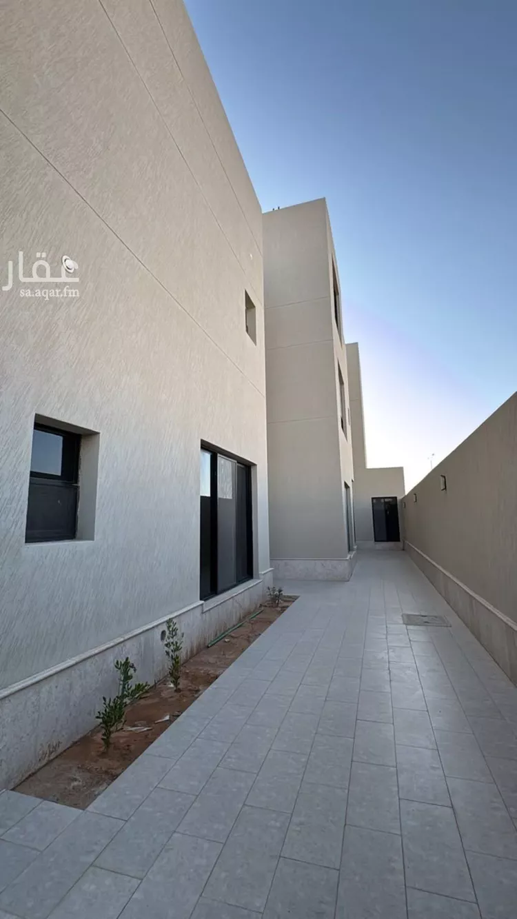 فيلا للبيع في شارع أبي عبدالله محمد بن أيوب, حي المهدية, مدينة الرياض, منطقة الرياض صورة 2
