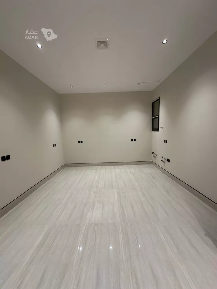 فيلا للبيع في شارع المظفر بن النموذج, حي المهدية, مدينة الرياض, منطقة الرياض 7
