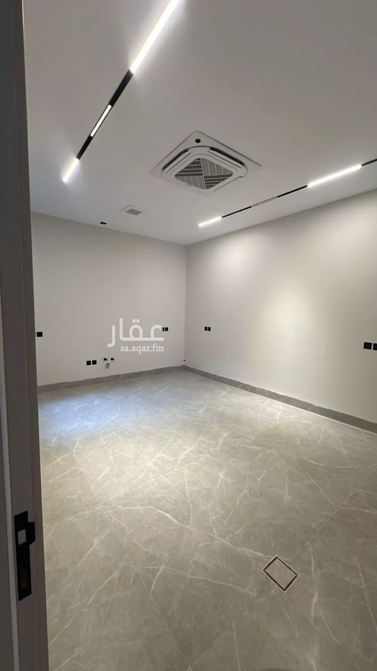 فيلا للبيع في شارع أحمد مفتي المكي الحنفي, حي المهدية, مدينة الرياض, منطقة الرياض صورة 2