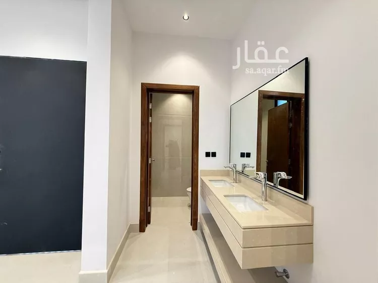 فيلا للبيع في شارع أبي الحسن الأسفرائيني, حي المهدية, مدينة الرياض, منطقة الرياض صورة 3