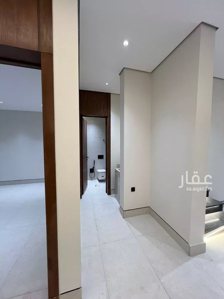 فيلا للبيع في شارع محمد بن أبي بكر القيم, حي المهدية, مدينة الرياض, منطقة الرياض 8