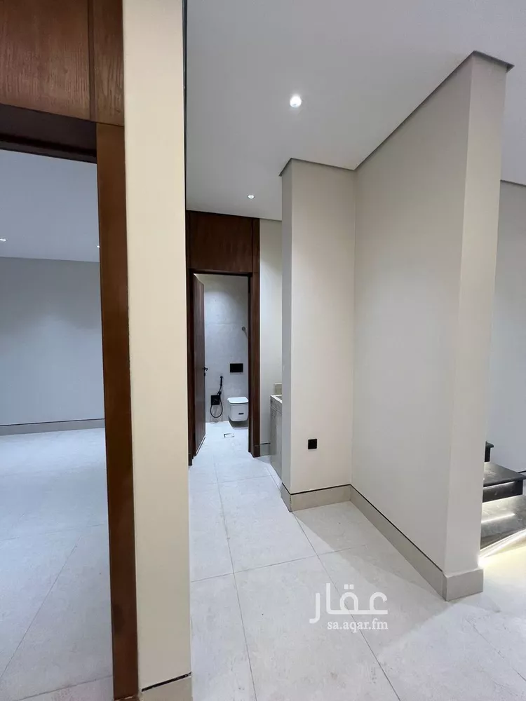 فيلا للبيع في شارع محمد بن أبي بكر القيم, حي المهدية, مدينة الرياض, منطقة الرياض 8