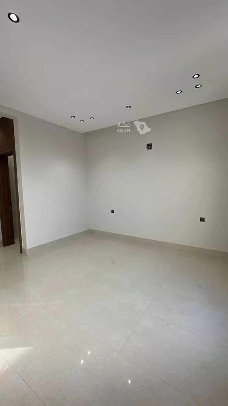 Villa for Sale in Riyadh Al Mahdiyah 12