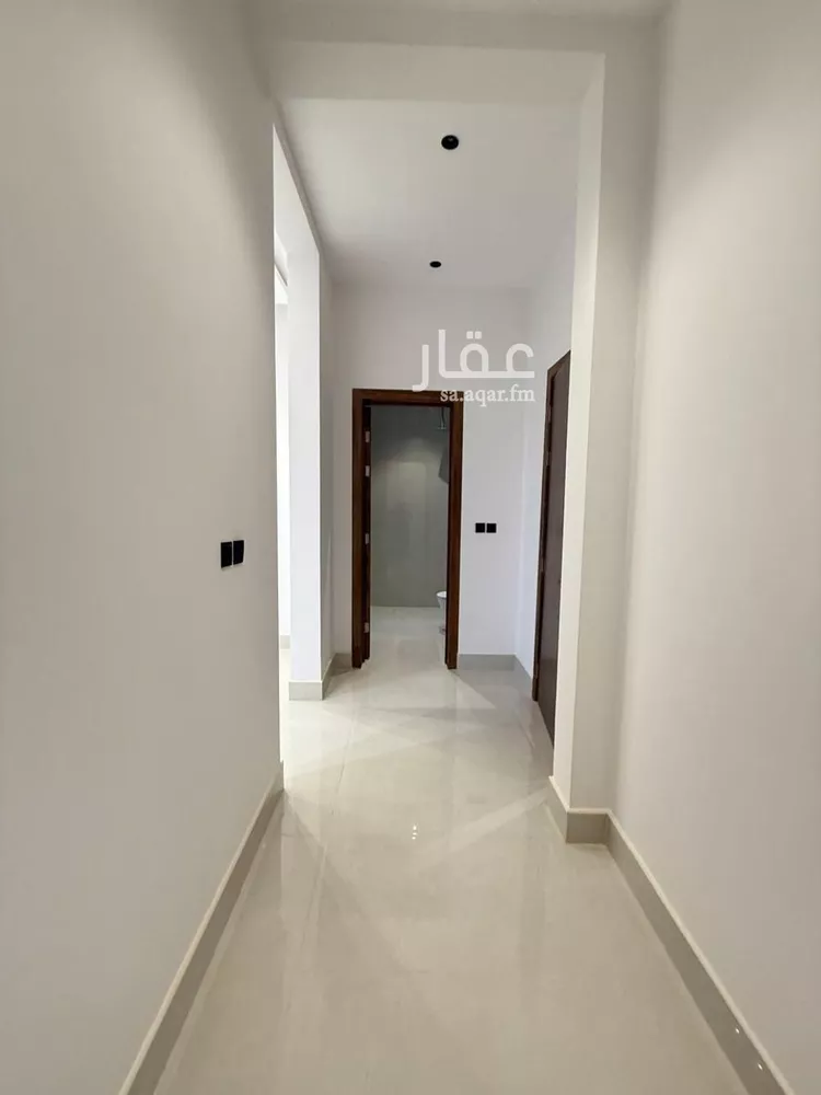 فيلا للبيع في شارع أبي الحسن الأسفرائيني, حي المهدية, مدينة الرياض, منطقة الرياض صورة 4