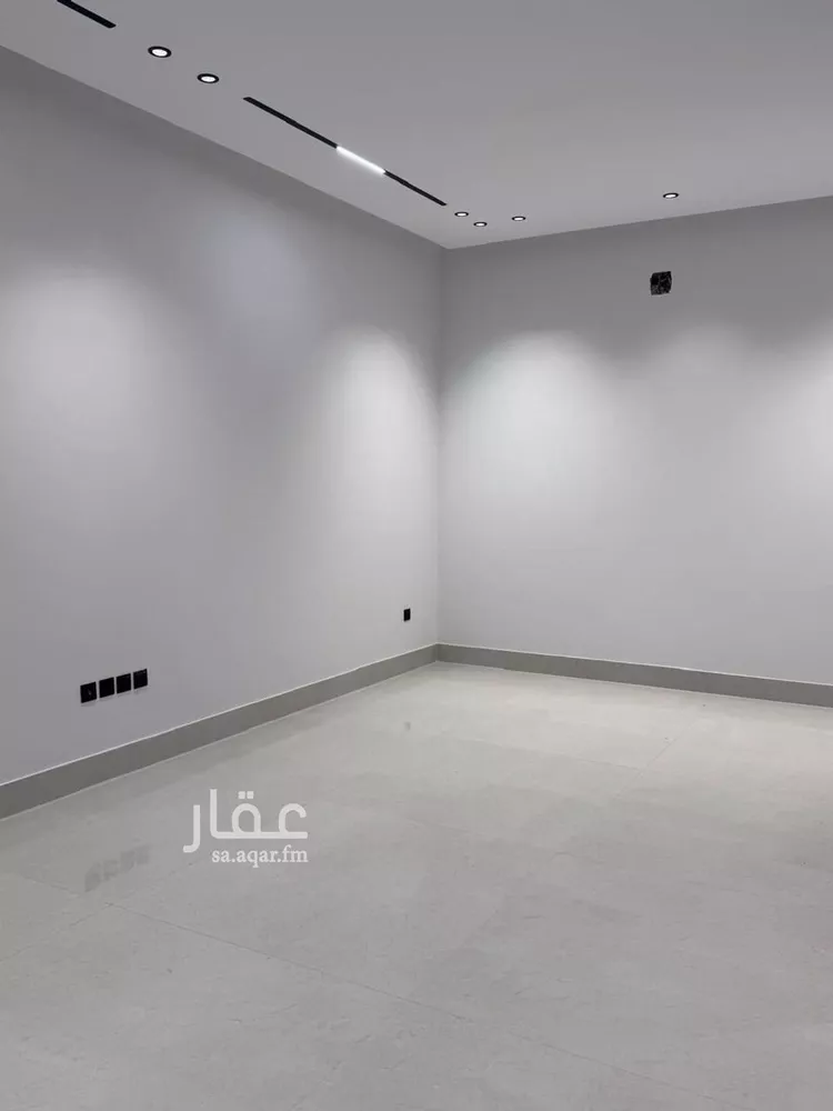 فيلا للبيع في شارع أنس الكناني, حي المهدية, مدينة الرياض, منطقة الرياض صورة 2