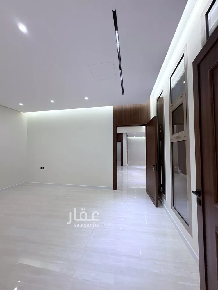 فيلا للبيع في شارع أحمد بن الحسن الأنصاري, حي المهدية, مدينة الرياض, منطقة الرياض صورة 2