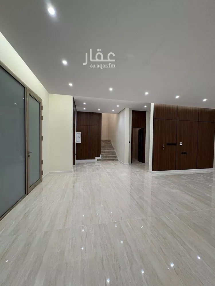 فيلا للبيع في شارع عبداللطيف بن المبارك, حي المهدية, مدينة الرياض, منطقة الرياض صورة 4