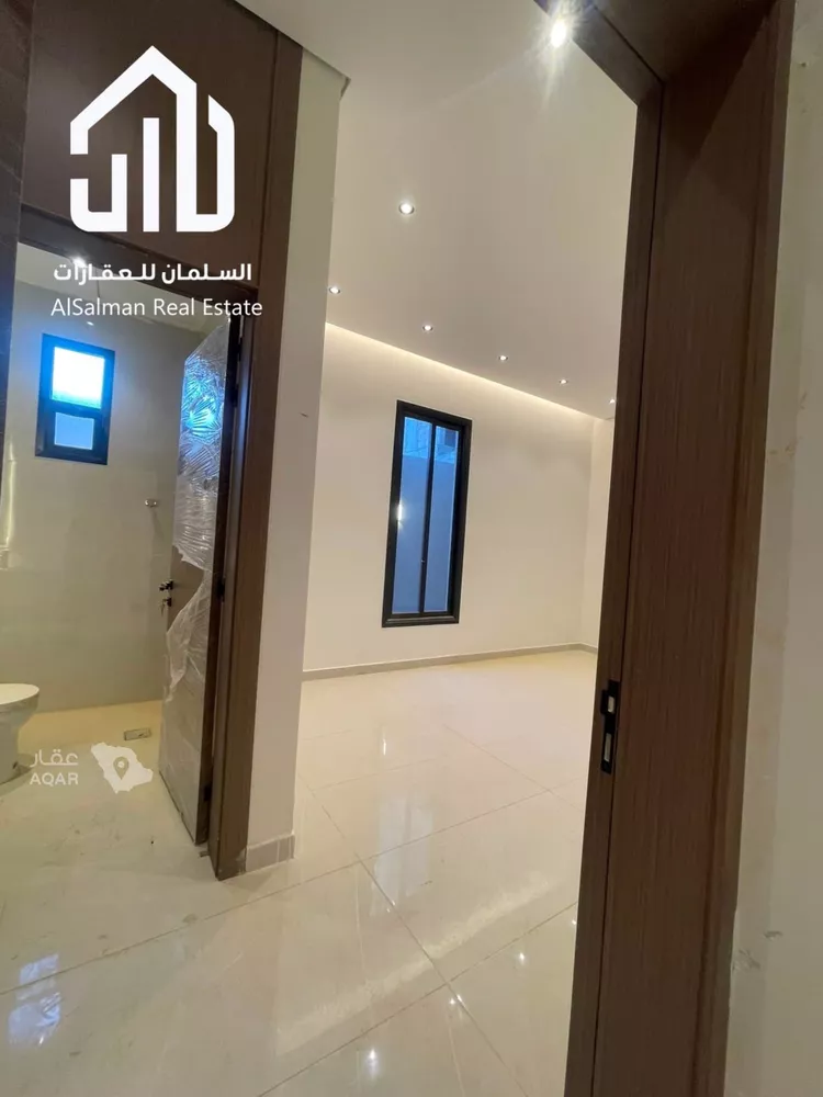 Floor for Sale in Riyadh Al Janadriyah 11
