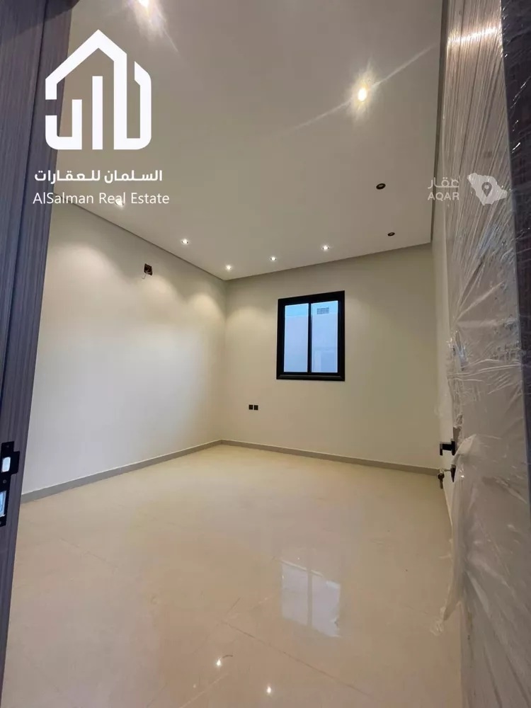 Floor for Sale in Riyadh Al Janadriyah 10