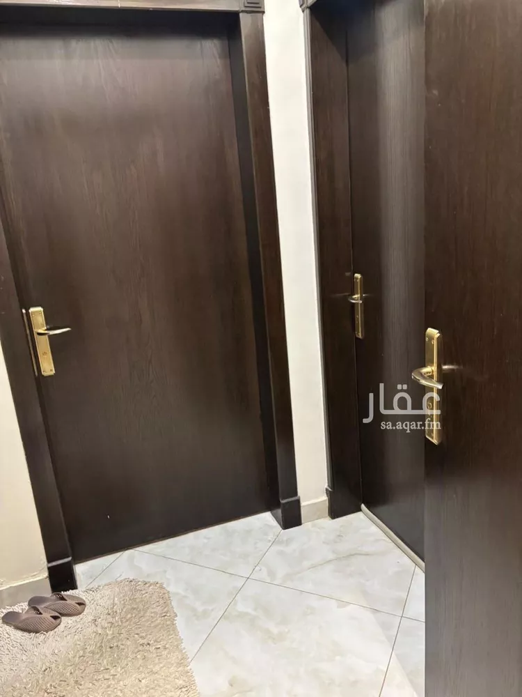 فيلا للبيع في شارع عمر المالكي, حي عكاظ, مدينة الرياض, منطقة الرياض صورة 2