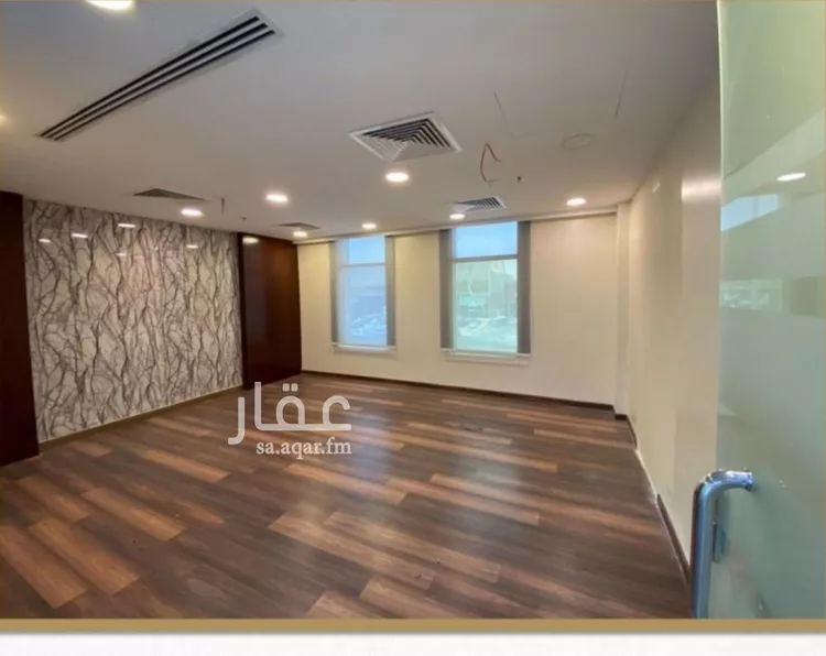 مكتب تجاري للإيجار في شارع انس بن مالك, حي الملقا, مدينة الرياض, منطقة الرياض صورة 4