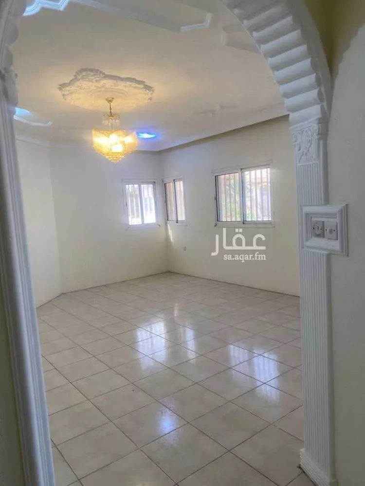 فيلا للبيع في شارع كعب بن بن مالك, حي الدانة الشمالية, مدينة الظهران, المنطقة الشرقية صورة 3