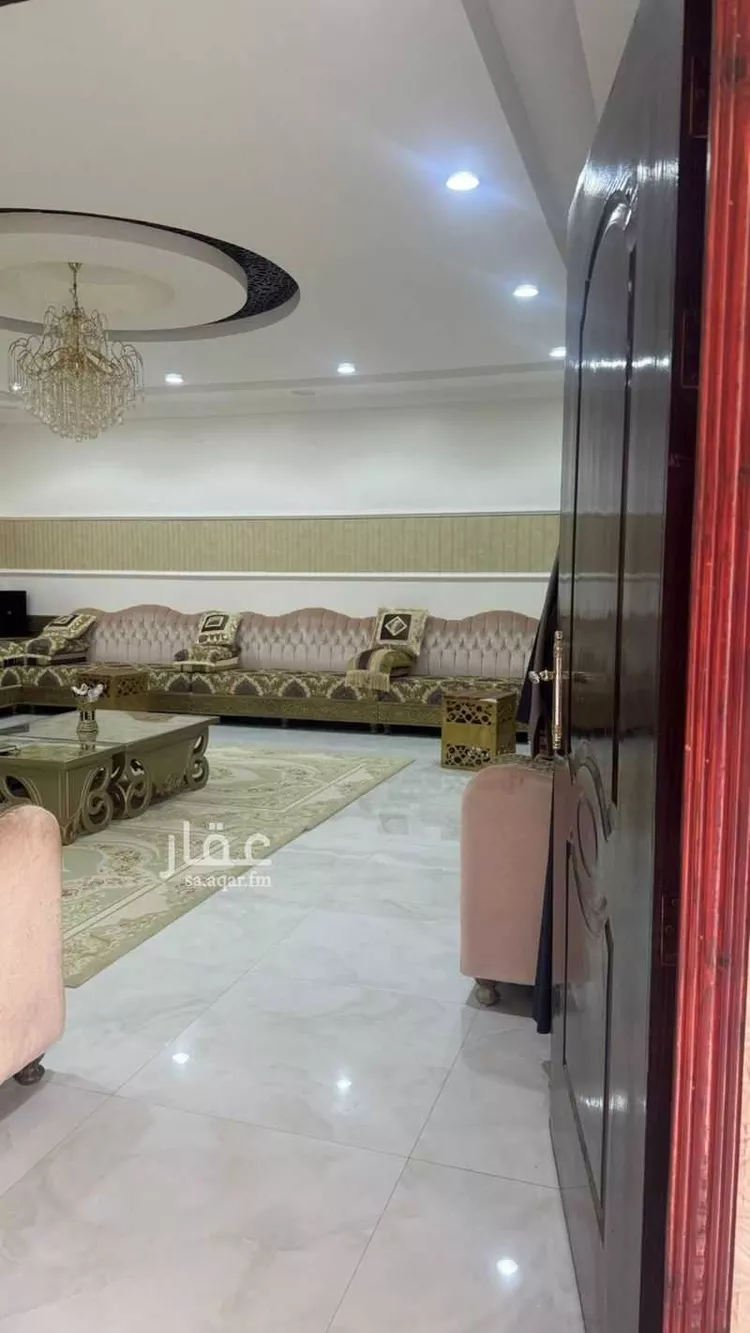 عمارة للبيع في شارع المطار 11, حي المطار, مدينة عرعر, منطقة الحدود الشماليه صورة 5