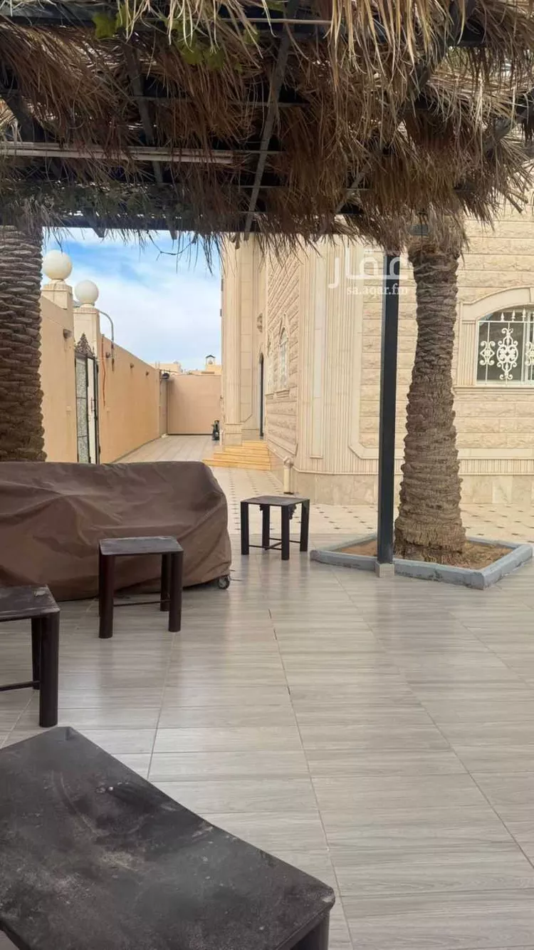 عمارة للبيع في شارع المطار 11, حي المطار, مدينة عرعر, منطقة الحدود الشماليه صورة 2