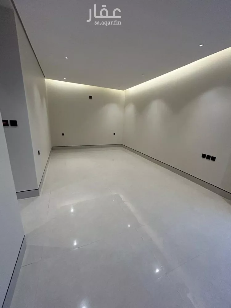 فيلا للبيع في شارع الخطام, حي العريجاء الغربي, مدينة الرياض, منطقة الرياض صورة 2