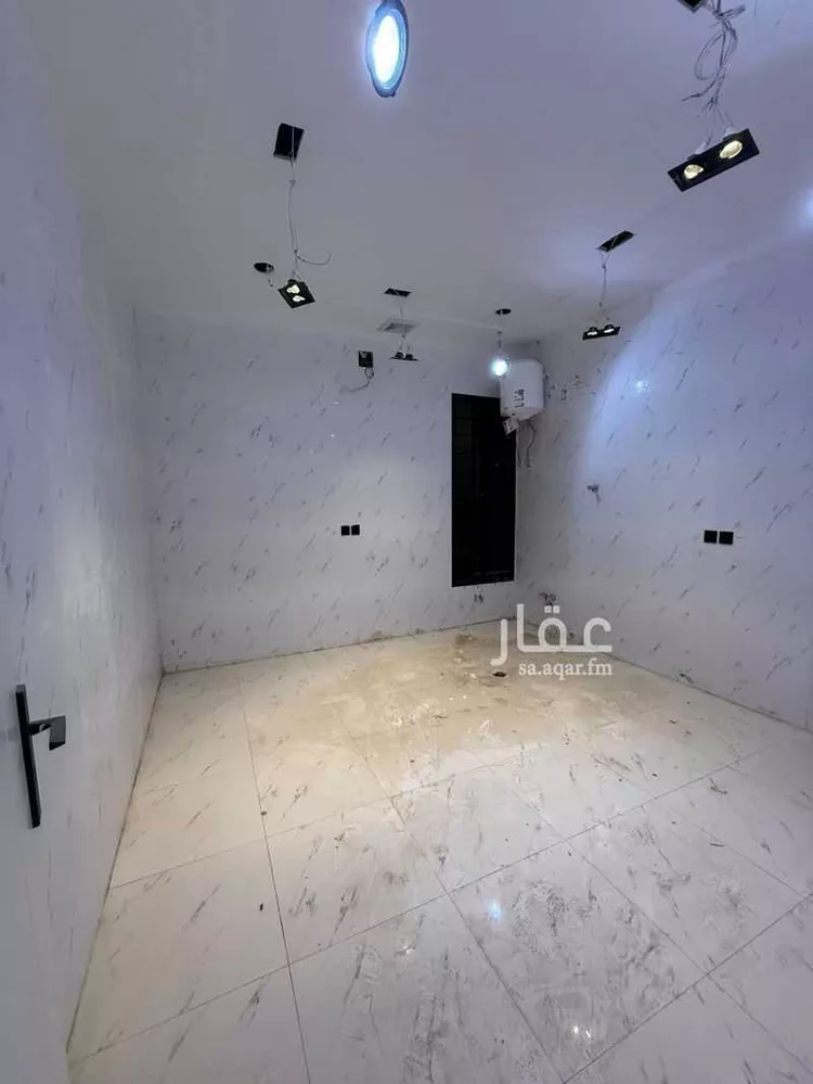 دور للبيع في شارع يحيى بن جزلة, حي بدر, مدينة الرياض, منطقة الرياض صورة 5