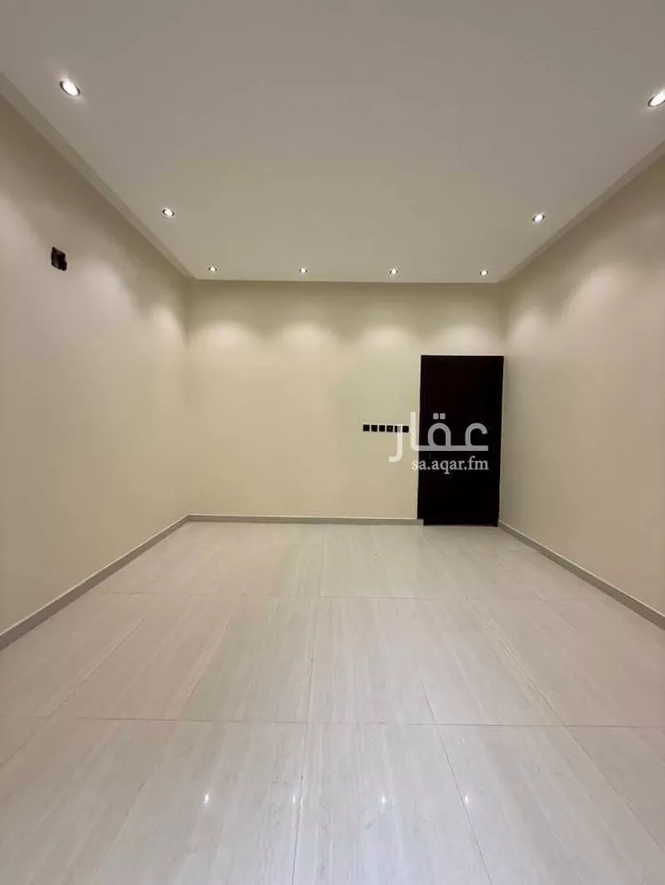 دور للبيع في شارع الفل, حي عكاظ, مدينة الرياض, منطقة الرياض صورة 2
