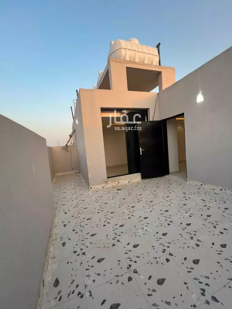 دور للبيع في شارع الظهيران, حي بدر, مدينة الرياض, منطقة الرياض صورة 5