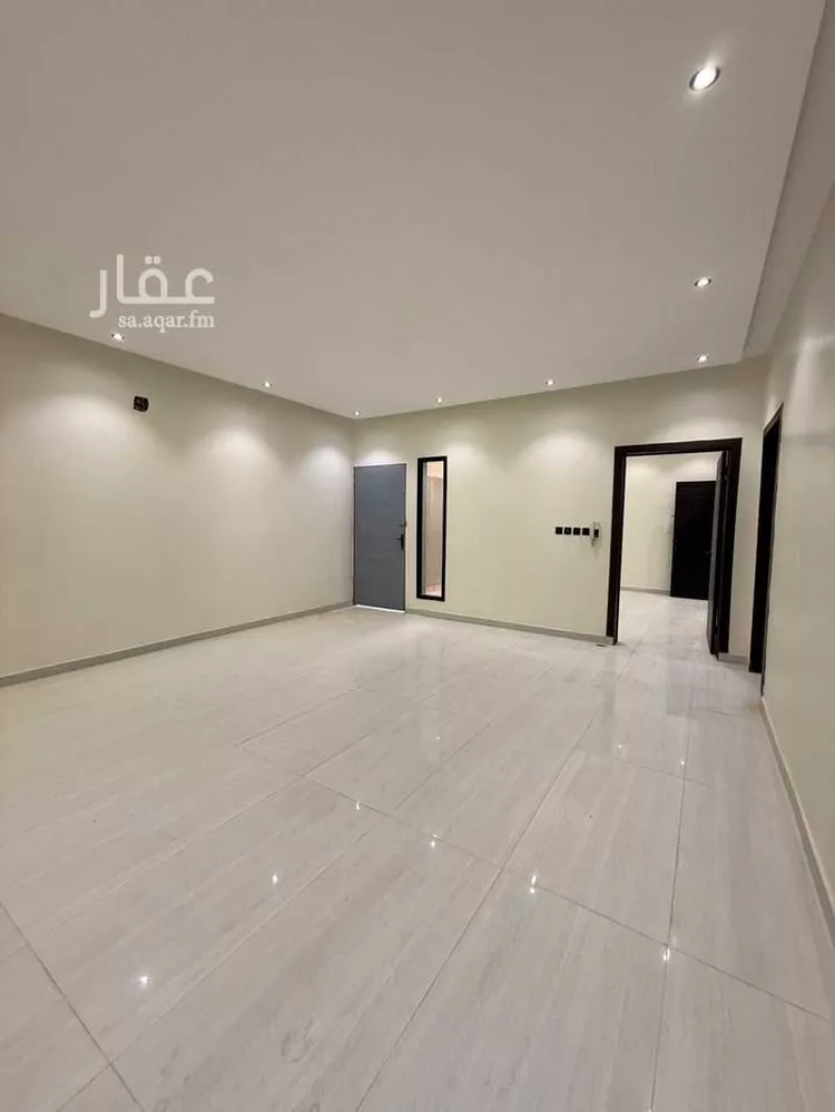دور للبيع في شارع الفل, حي عكاظ, مدينة الرياض, منطقة الرياض 7