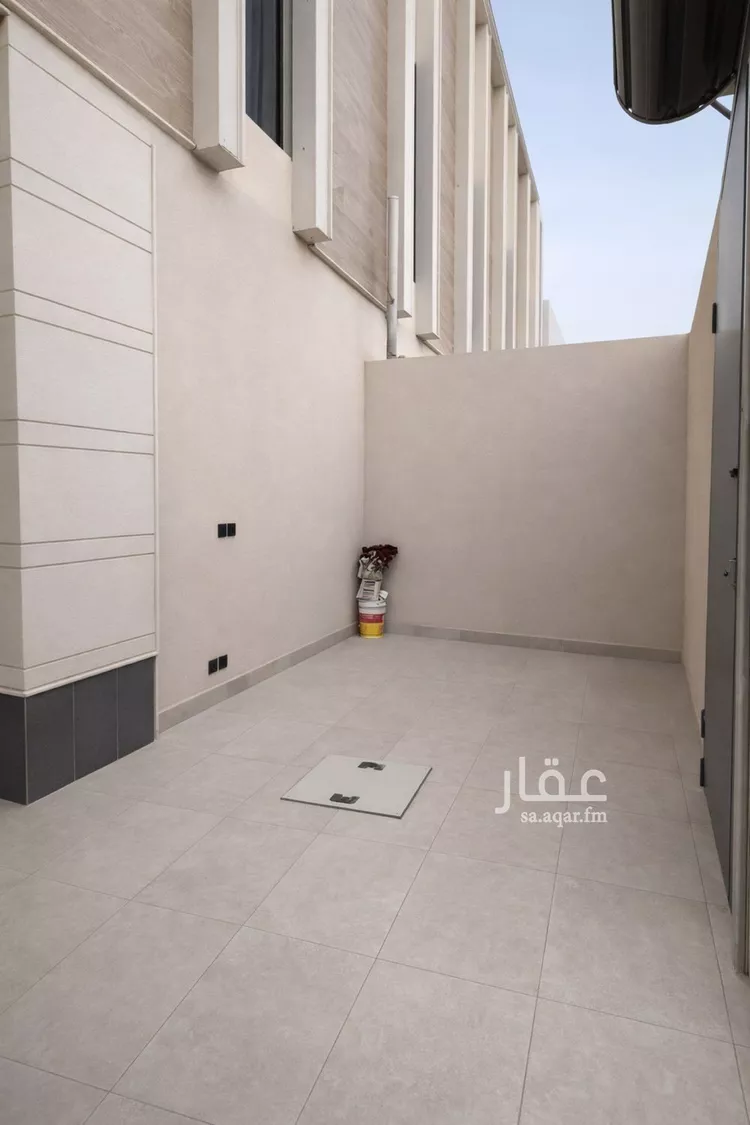 Floor for Sale in Riyadh Al Janadriyah صورة 2