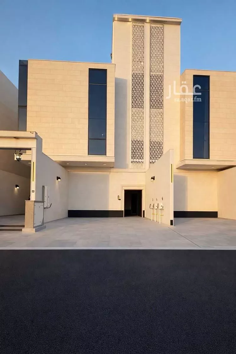 Floor for Sale in Riyadh Al Janadriyah