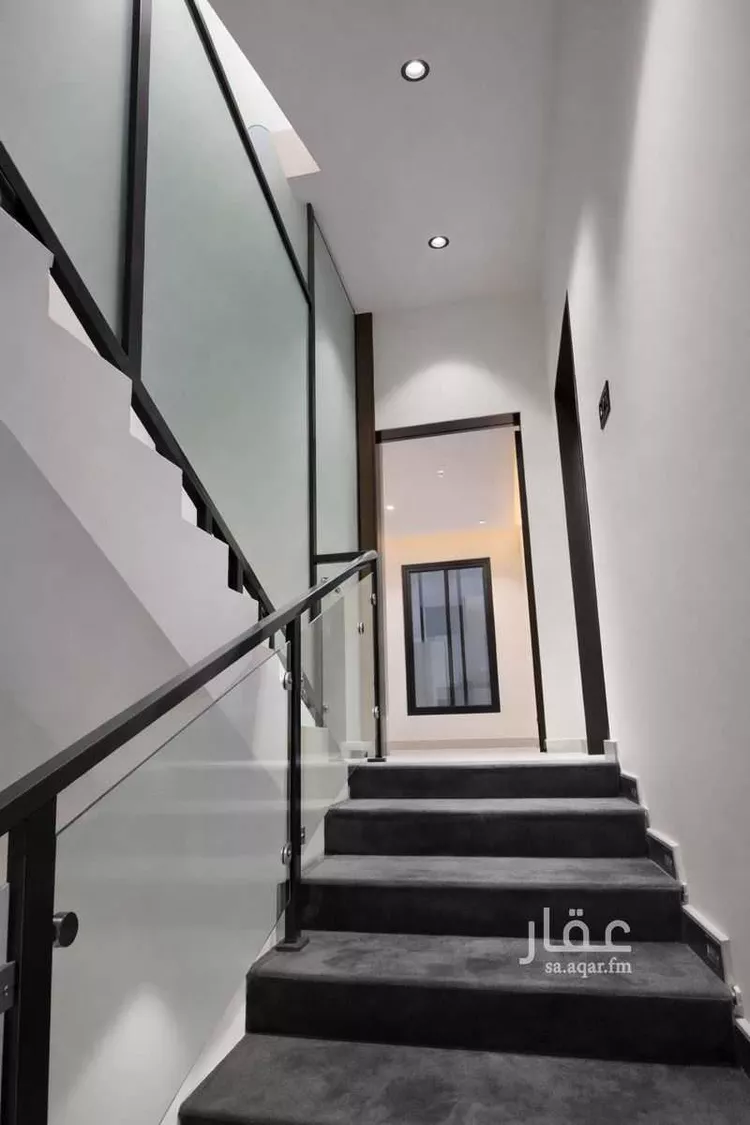 دور للبيع في شارع رقم 62, حي الندوة, مدينة الرياض, منطقة الرياض صورة 2