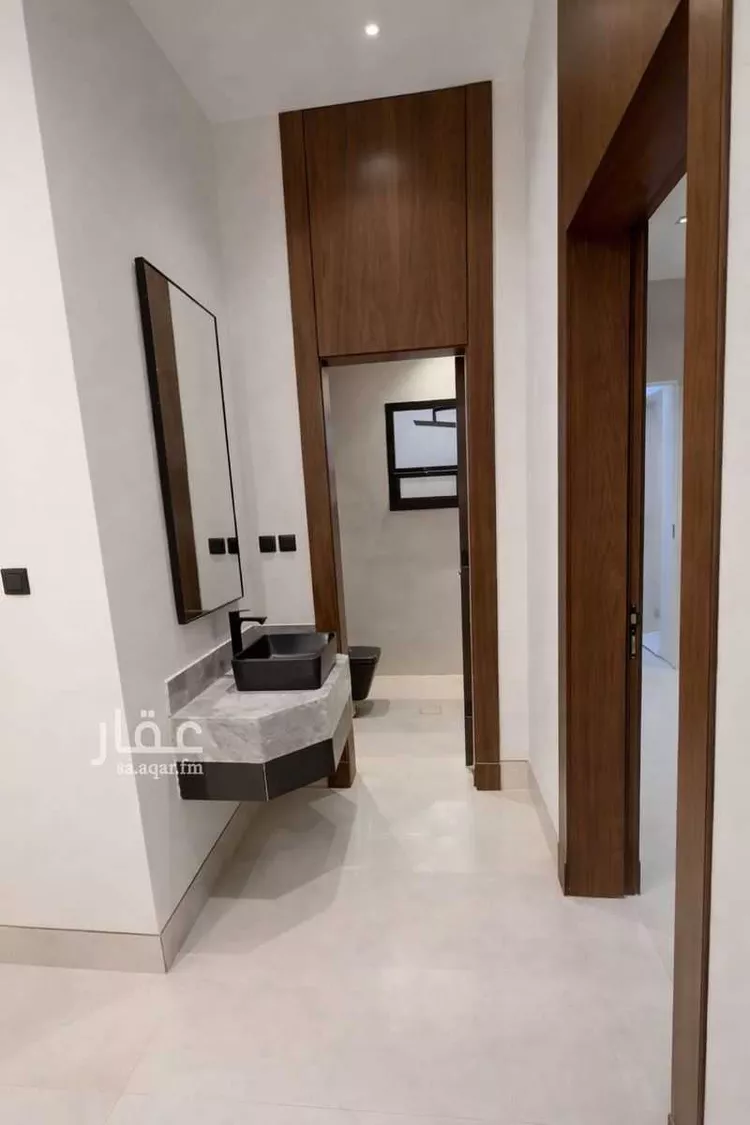 Floor for Sale in Riyadh Al Janadriyah 7
