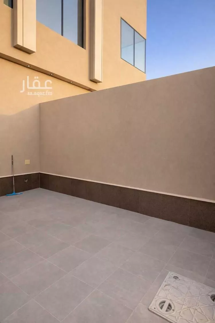 Floor for Sale in Riyadh Ash Sharq 9