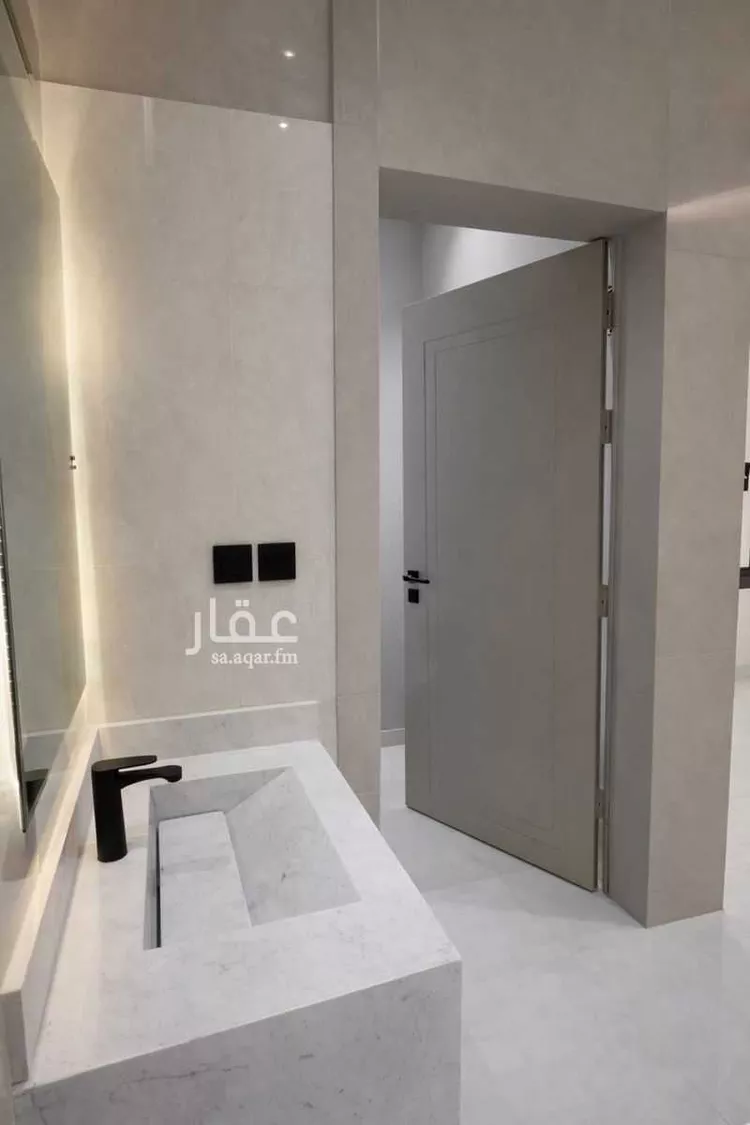 دور للبيع في شارع الصبح الأسفل, حي الجنادرية, مدينة الرياض, منطقة الرياض صورة 2