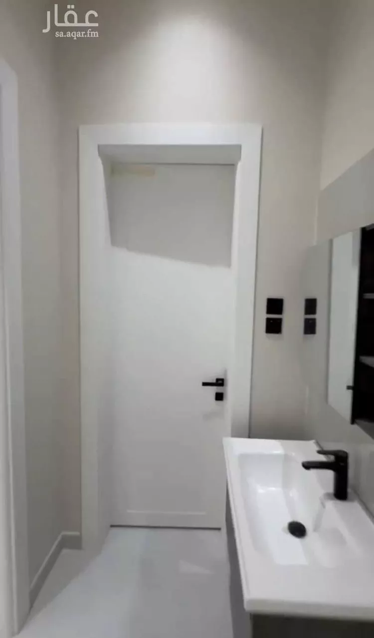 Floor for Sale in Riyadh Al Janadriyah صورة 3