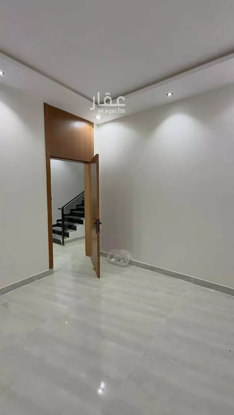 فيلا للبيع في شارع عبدالعزيز الإحسائي, حي طيبة, مدينة الرياض, منطقة الرياض صورة 2