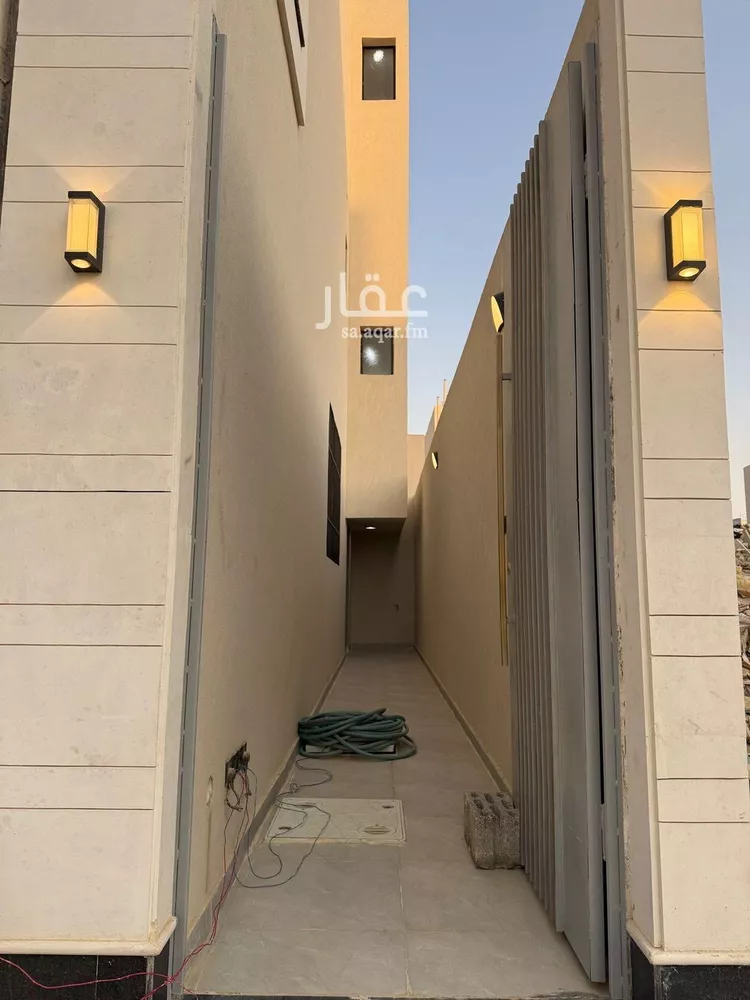 دور للبيع في شارع رقم 172, حي الجنادرية, مدينة الرياض, منطقة الرياض صورة 2