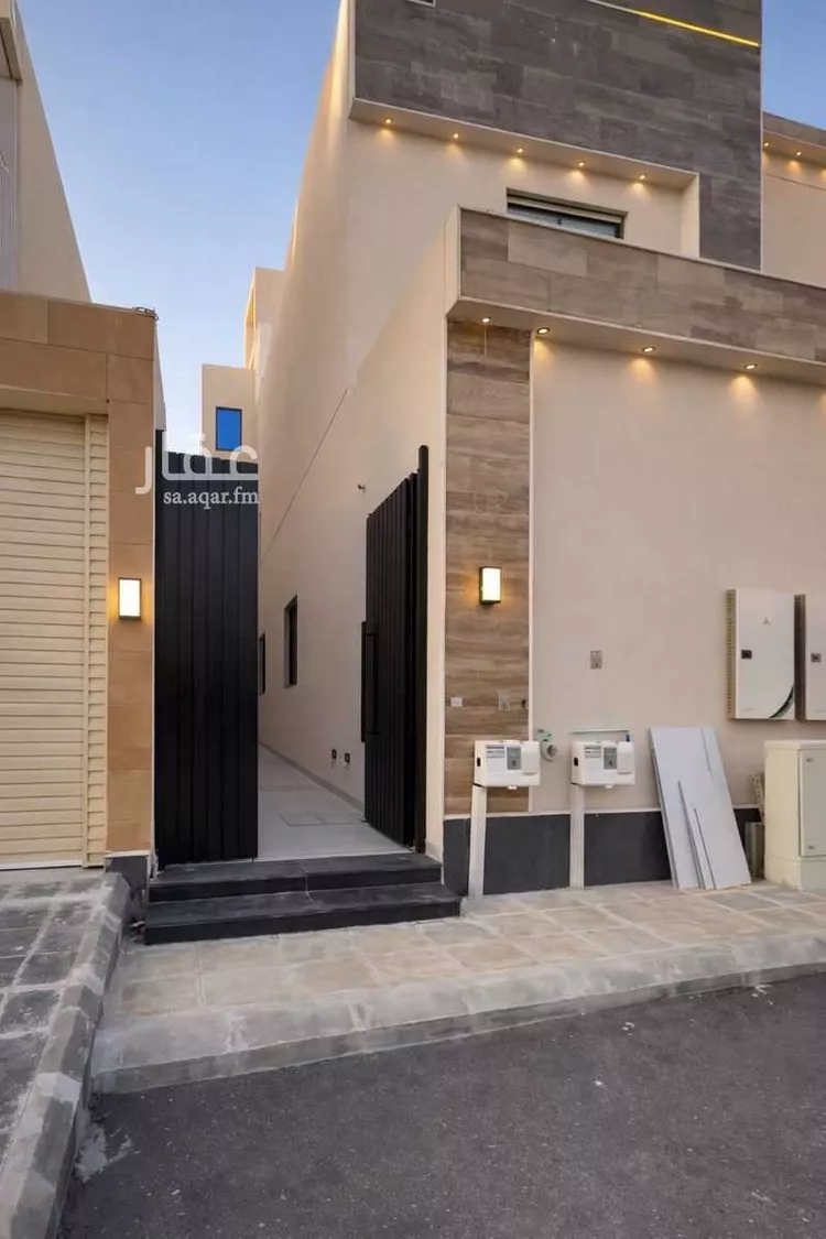 Floor for Sale in Riyadh Al Janadriyah 9