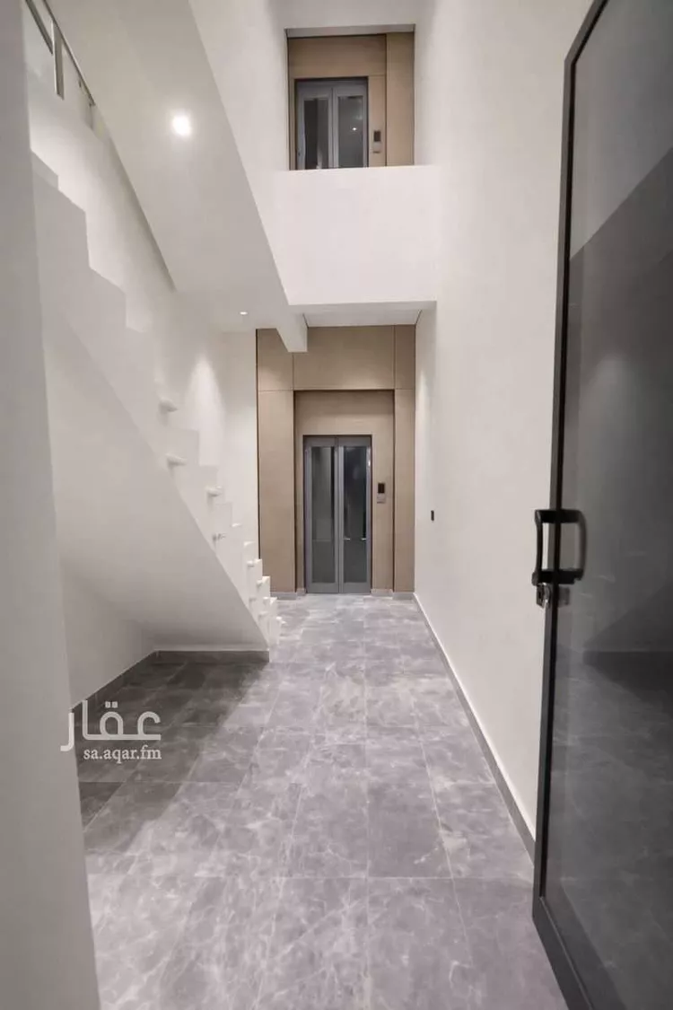 دور للبيع في شارع السفانية, حي المعيزيلة, مدينة الرياض, منطقة الرياض 8