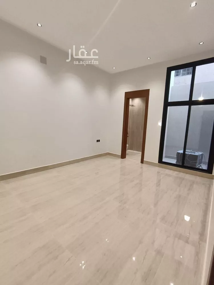 دور للبيع في شارع إبراهيم العوفي, حي طويق, مدينة الرياض, منطقة الرياض صورة 5