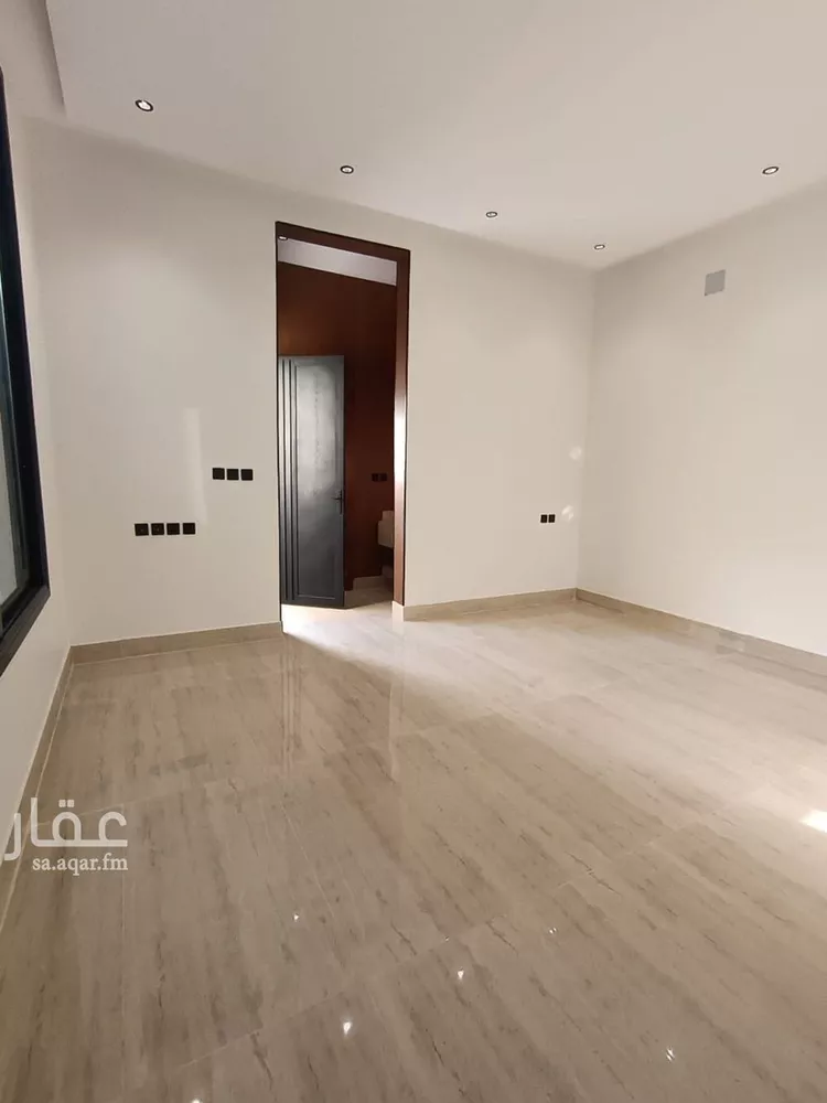 دور للبيع في شارع إبراهيم العوفي, حي طويق, مدينة الرياض, منطقة الرياض صورة 3
