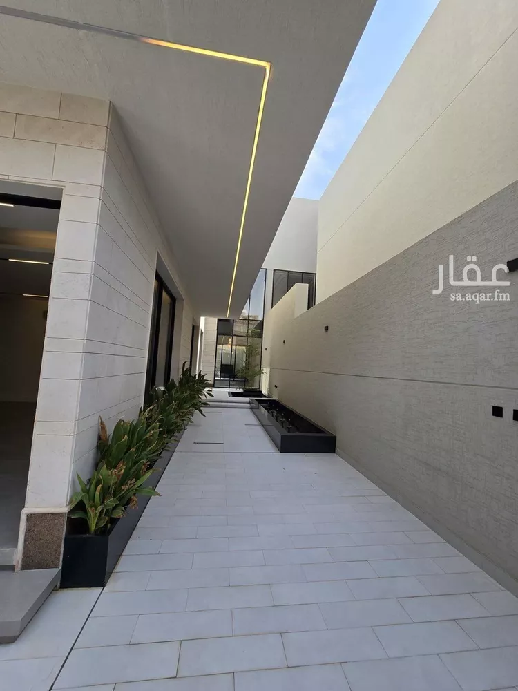 فيلا للبيع في شارع بقي بن محمد, حي القيروان, مدينة الرياض, منطقة الرياض 12