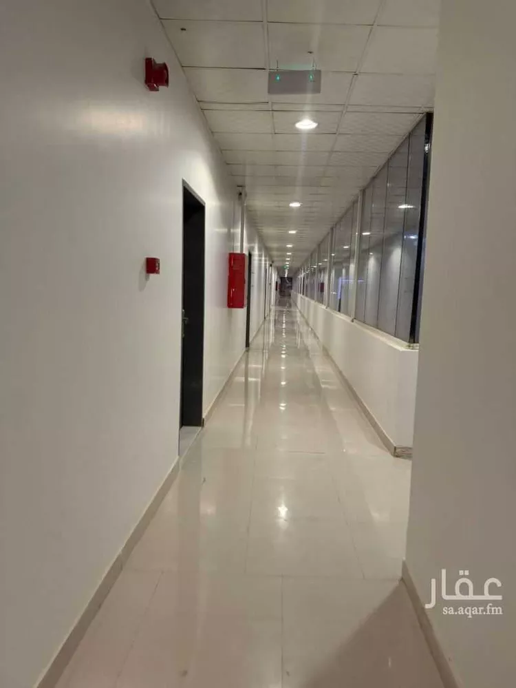 مكتب تجاري للإيجار في شارع طريق طلحة بن عبيد الله, حي السعادة, مدينة الرياض, منطقة الرياض صورة 5