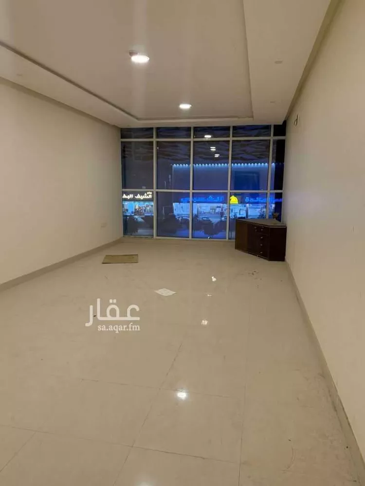 مكتب تجاري للإيجار في شارع طريق طلحة بن عبيد الله, حي السعادة, مدينة الرياض, منطقة الرياض