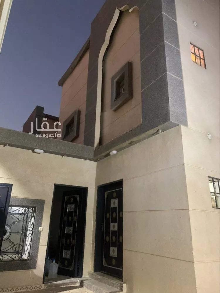 فيلا للبيع في شارع أحمد بن عيسى, حي الرمال, مدينة الرياض, منطقة الرياض صورة 2
