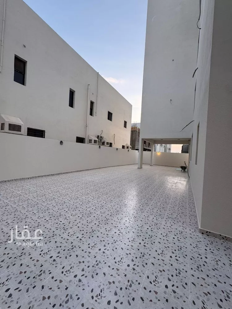 Floor for Sale in Jazan As Safaa 8