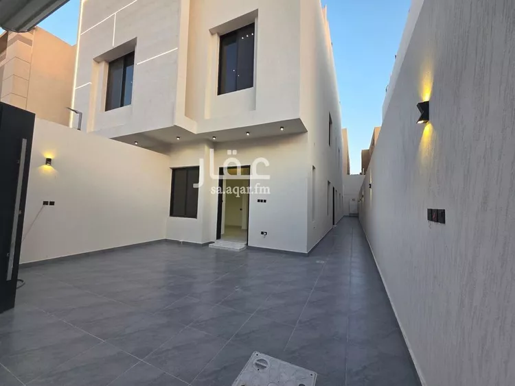 دور للبيع في شارع عكرمة بن سليمان, حي عكاظ, مدينة الرياض, منطقة الرياض صورة 3