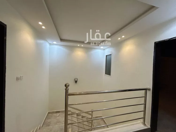 فيلا للبيع في شارع رضي الدين الحنبلي, حي عكاظ, مدينة الرياض, منطقة الرياض صورة 5