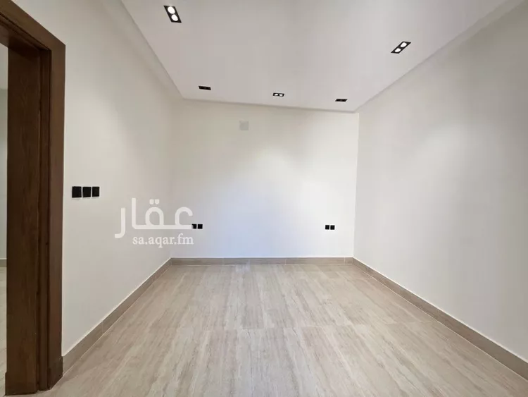 فيلا للبيع في شارع بركة بن نزار, حي عكاظ, مدينة الرياض, منطقة الرياض صورة 3