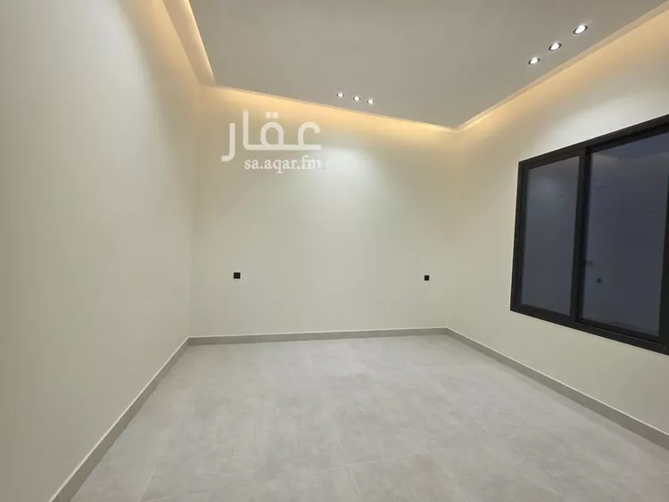 Floor for Sale in Riyadh Okaz 8